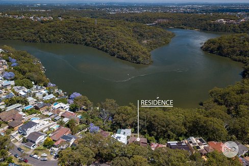 10 Riverside Drive, LUGARNO NSW 2210