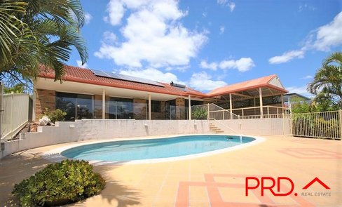 10 Selkirk Avenue, BENOWA WATERS QLD 4217