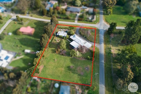 10 Stanley Street, GORDON VIC 3345