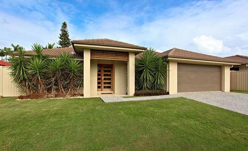 10 Stringybark Drive, MOLENDINAR QLD 4214