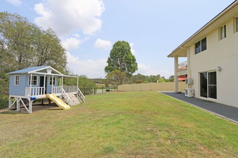 10 Tanzen Drive, ARUNDEL QLD 4214