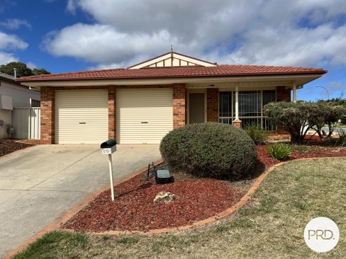 10 Thomas Royal Gardens, QUEANBEYAN NSW 2620