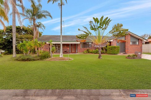 10 Treeview Drive, BURLEIGH WATERS QLD 4220