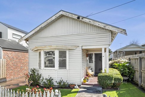 10 Tully Street East Geelong 3219