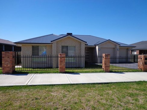 10 Verdelho Drive, TAMWORTH NSW 2340