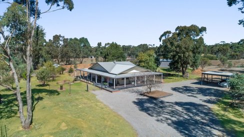 100 Millers Flat Road, WHIPSTICK VIC 3556