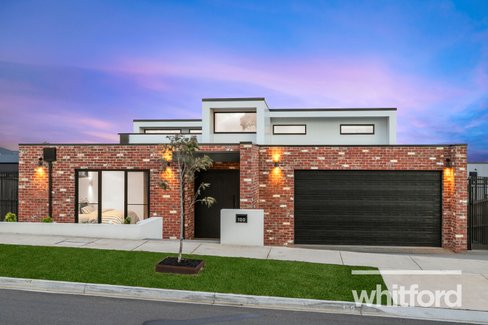 100 Moncrieff Crescent, Wandana Heights