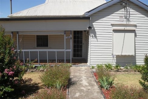 100 Russell Street, TUMUT NSW 2720