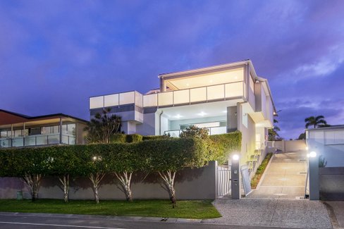 100 Treeview Drive, Burleigh Waters QLD 4220