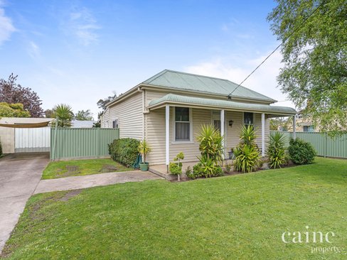 101 Vickers Street Sebastopol 3356