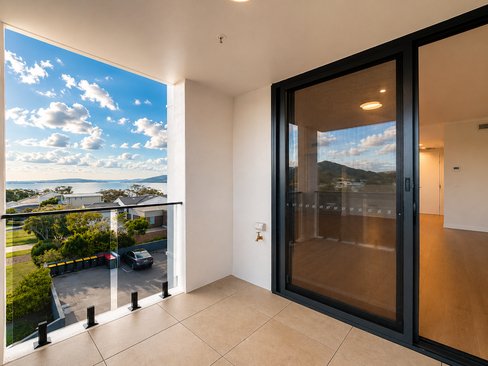 10/10 Thurlow Avenue, NELSON BAY