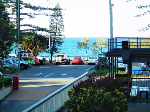 10/14 The Esplanade "Bamboo Court", BURLEIGH HEADS QLD 4220
