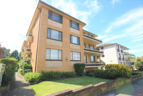 10/16 Jubilee Avenue, CARLTON NSW 2218