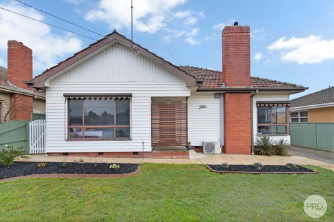 1016 Norman Street, WENDOUREE VIC 3355