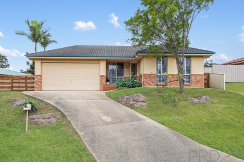 102 Budgeree Drive, ABERGLASSLYN NSW 2320