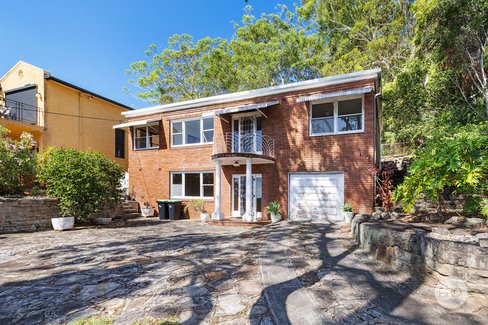 102 Kyle Parade, KYLE BAY NSW 2221