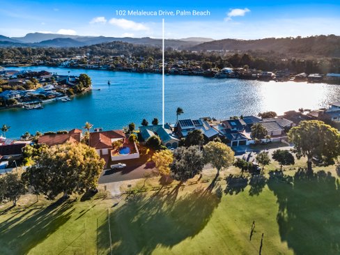 102 Melaleuca Drive, PALM BEACH QLD 4221