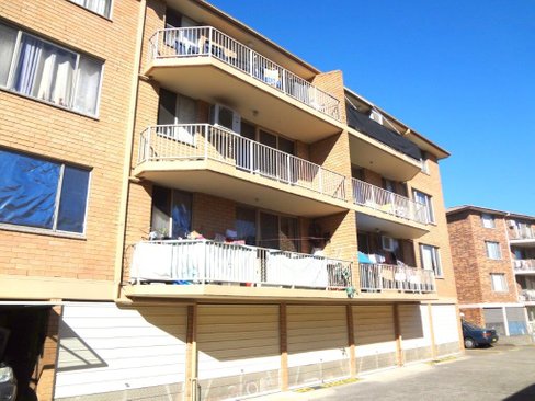 10/2 Riverpark Drive, LIVERPOOL NSW 2170