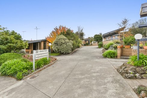 10 22 Craigie Road Newtown 3220