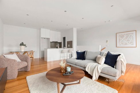 102 305 Buckley Street Aberfeldie 3040
