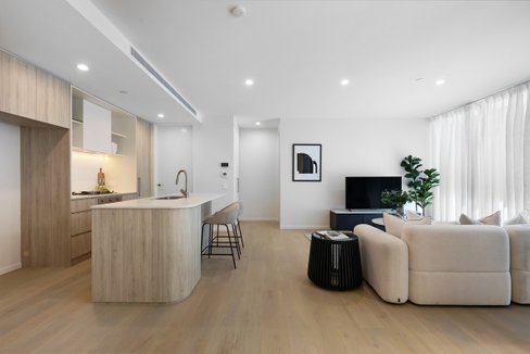 102/4 First Avenue, Burleigh Heads QLD 4220