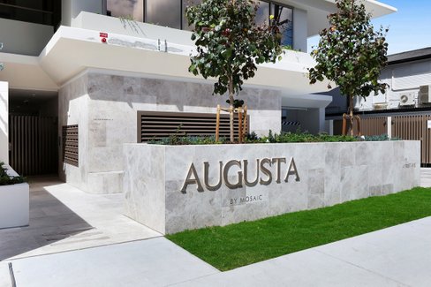 102/4 First Avenue, Burleigh Heads QLD 4220