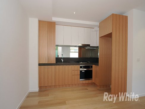 102/6 Kokaribb Road Carnegie 3163