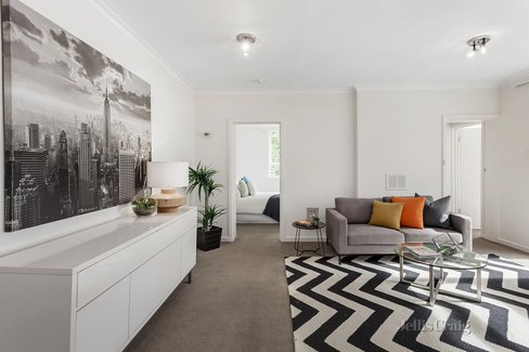 10/30 Mona Place South Yarra 3141