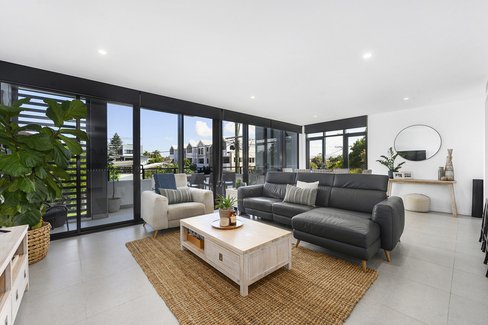 103/3-7 Twenty Fourth Avenue, Palm Beach QLD 4221