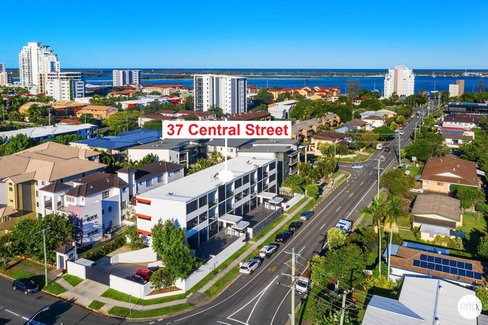 10/37 Central Street, LABRADOR QLD 4215