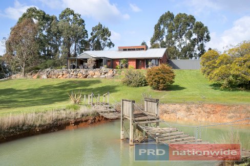 104 Kent Drive, HADDON VIC 3351