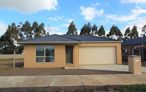 105 Ascot Gardens Drive, DELACOMBE VIC 3356
