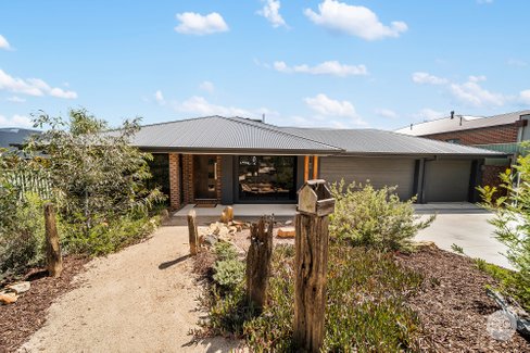 105 McIvor Forest Drive, JUNORTOUN VIC 3551