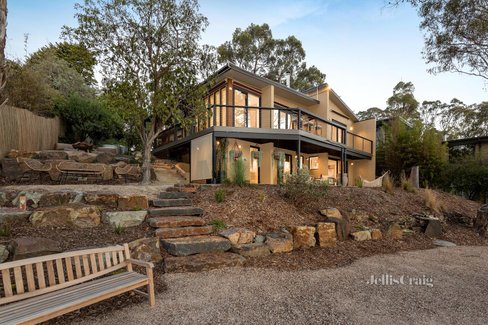 105 Pound Road Warrandyte 3113