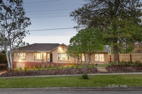 105 Rostrevor Parade Mont Albert North 3129