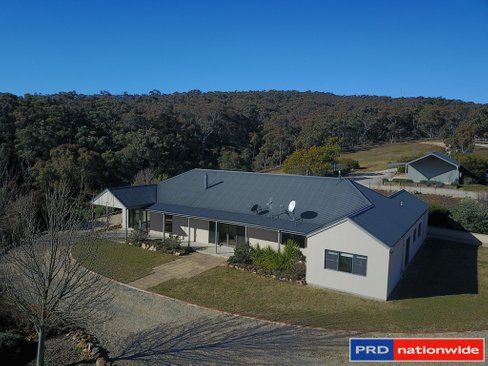 105 The Mountain Road, BUNGENDORE NSW 2621