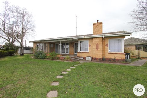 1050 Norman Street, WENDOUREE VIC 3355