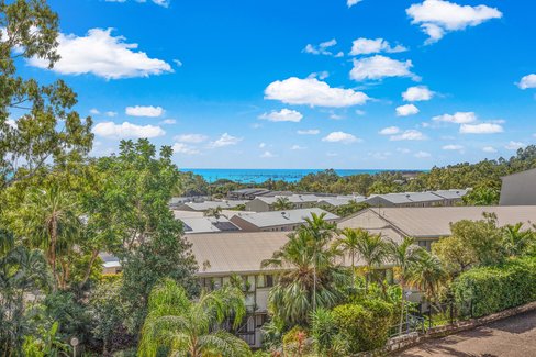 105/2 Eshelby Drive, CANNONVALE QLD 4802
