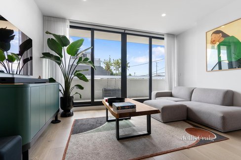 105 227 Saint Georges Road Northcote 3070