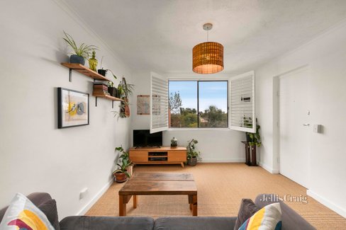 10 57 Dover Street Flemington 3031