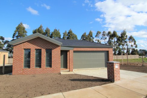 107 Ascot Gardens Drive, DELACOMBE VIC 3356
