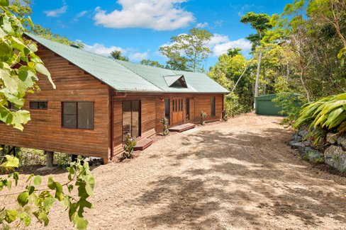 107 Camille Drive, STRATHDICKIE QLD 4800
