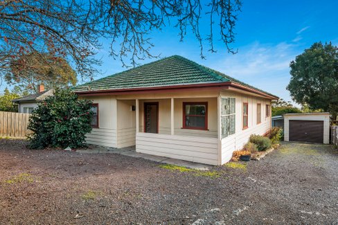 107 Forest Road Ferntree Gully 3156