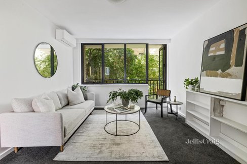 10 7 Rockley Road South Yarra 3141