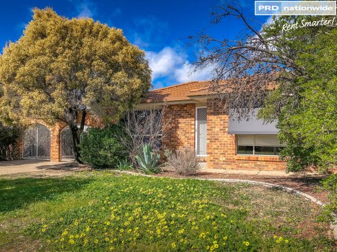 107 Undurra Drive, GLENFIELD PARK NSW 2650