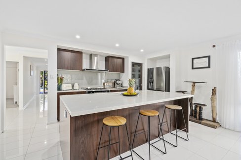 107 Yodelay Street, VARSITY LAKES QLD 4227