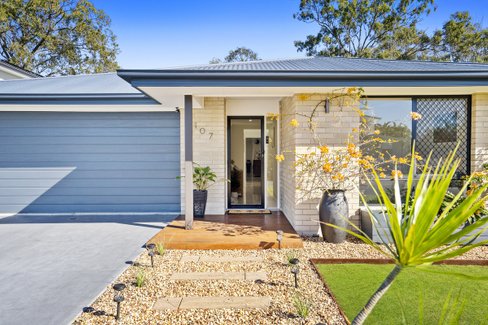 107 Yodelay Street, VARSITY LAKES QLD 4227