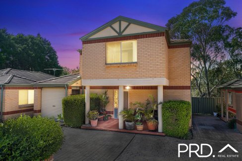 10/879 Henry Lawson Drive, PICNIC POINT NSW 2213