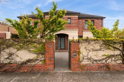 109 Burnbank Street Lake Wendouree 3350