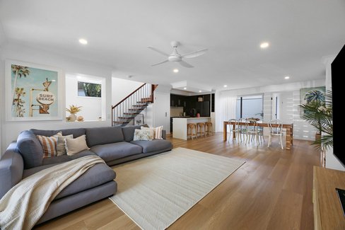 109 Tours Way, Burleigh Waters QLD 4220